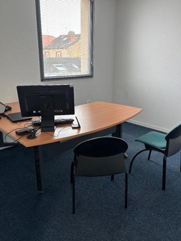Bureau
        
        - 522 m²