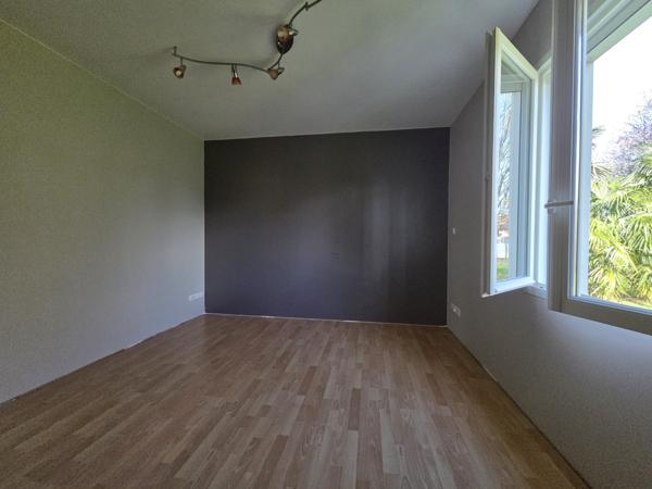 Maison de plain pied - 5 chambres 1 bureau 