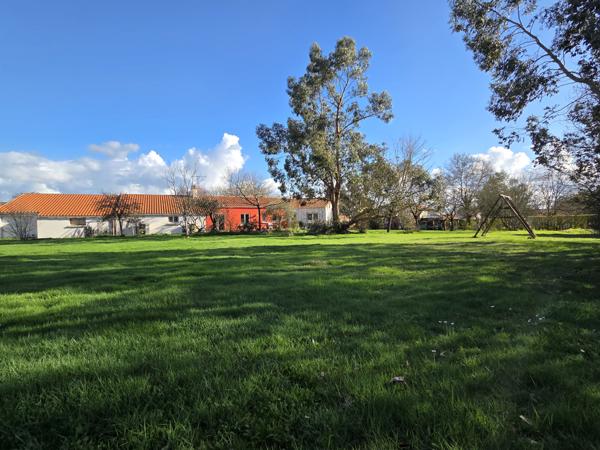 Maison de plain pied - 5 chambres 1 bureau 