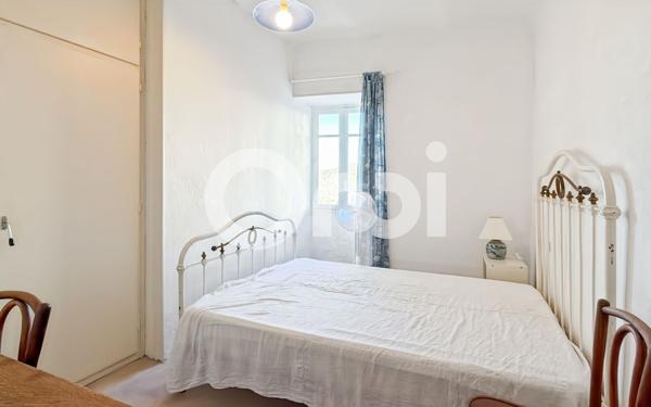 Maison à vendre    9 pièces •  Grospierres