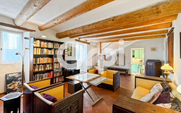 Maison à vendre    9 pièces •  Grospierres