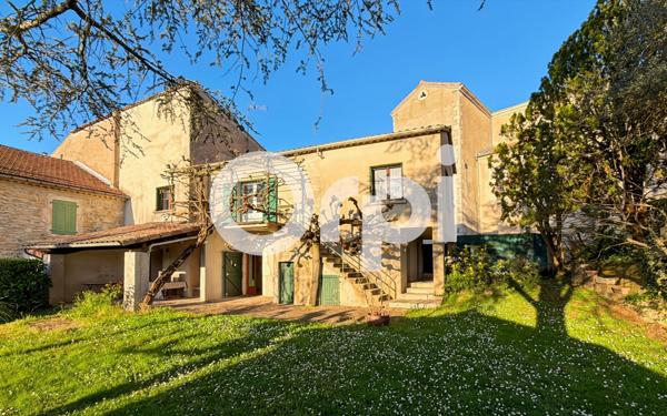 Maison à vendre    9 pièces •  Grospierres