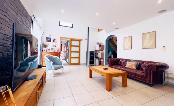 À seulement 10 min de Fronton et de Bressols - Maison Contemporaine de 153 m² - 4 chambres + bureau (5e chambre) - Piscine et terrain de 896 m²