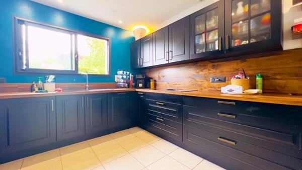 À seulement 10 min de Fronton et de Bressols - Maison Contemporaine de 153 m² - 4 chambres + bureau (5e chambre) - Piscine et terrain de 896 m²