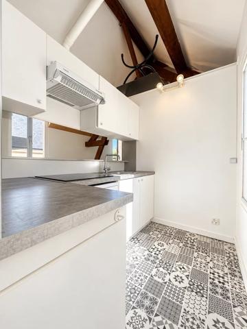 Location                                                      Appartement
                        
                     3 pièces                      72 m2                     à Fontainebleau