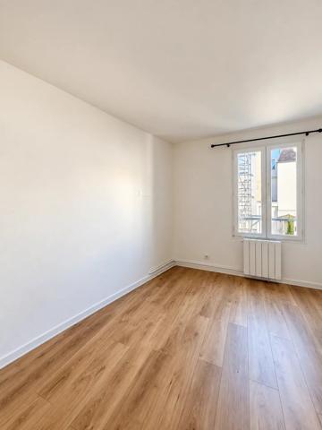 Location                                                      Appartement
                        
                     3 pièces                      72 m2                     à Fontainebleau