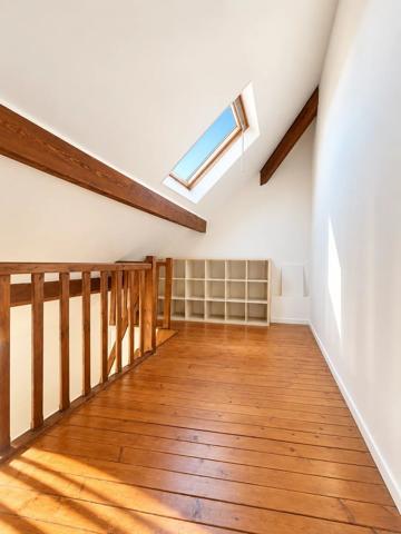 Location                                                      Appartement
                        
                     3 pièces                      72 m2                     à Fontainebleau