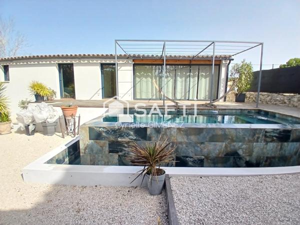 Maison moderne de 147 m2 en plain pieds, avec piscine à débordement sur Malemort-du-comtat