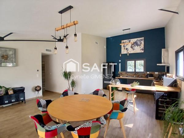 Maison moderne de 147 m2 en plain pieds, avec piscine à débordement sur Malemort-du-comtat