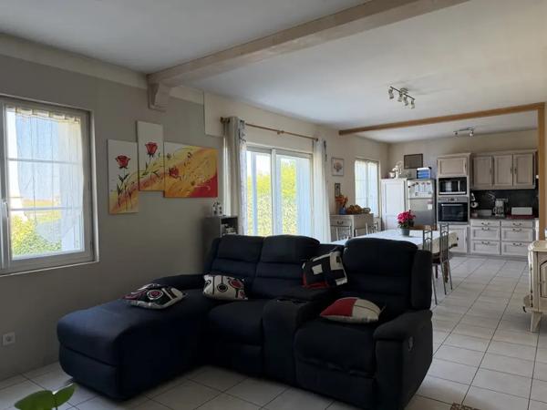 ? Maison familiale 4 chambres avec 3 garages et jardin À 5