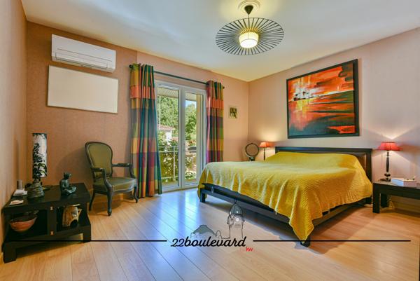 Maison 8 pièces - 250 m²