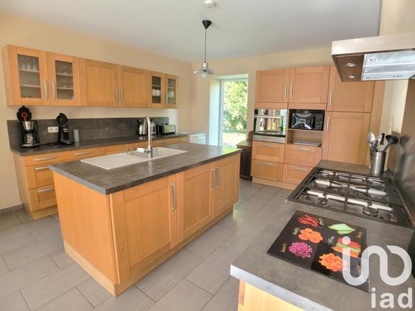 Longère 12 pièces de 319 m² à Uzerche (19140)