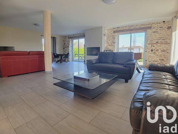 Longère 12 pièces de 319 m² à Uzerche (19140)