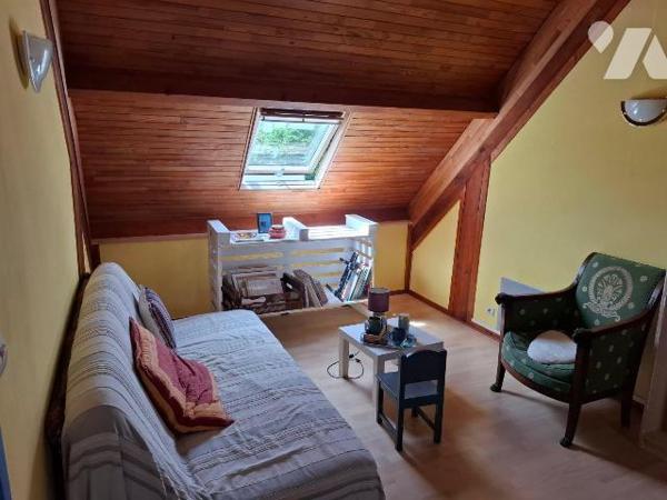 FINISTERE (029)
A 5 kms des plages, à proximité de toutes commodités, maison d'habitation situ...