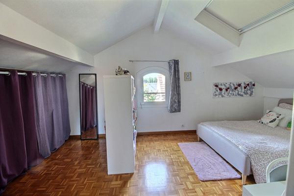 Maison individuelle de 133 m² utiles sur terrain de 451 m² cave buanderie cuisine d'été et appenti