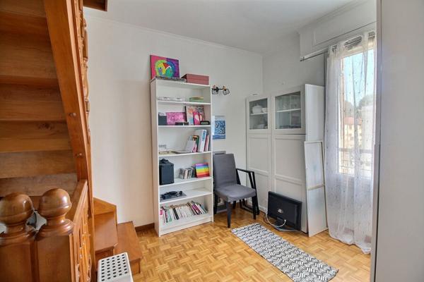 Maison individuelle de 133 m² utiles sur terrain de 451 m² cave buanderie cuisine d'été et appenti