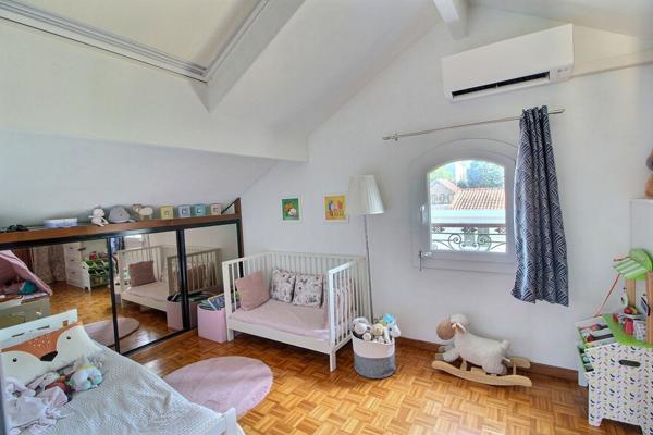 Maison individuelle de 133 m² utiles sur terrain de 451 m² cave buanderie cuisine d'été et appenti