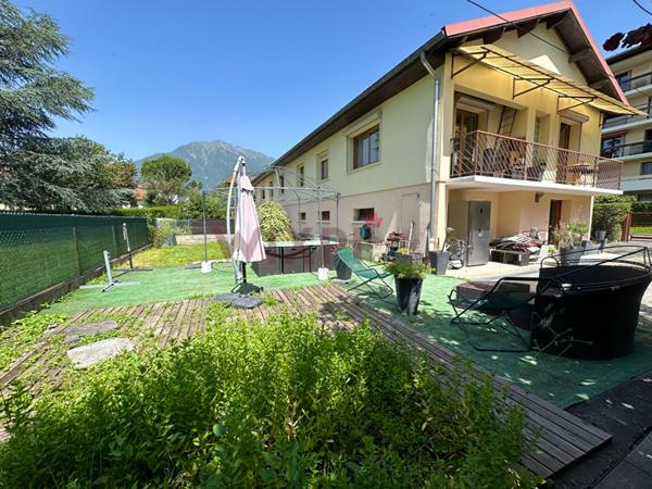 Maison avec triple garage et terrain , Albertville Maison avec triple garage et terrain , Albertville