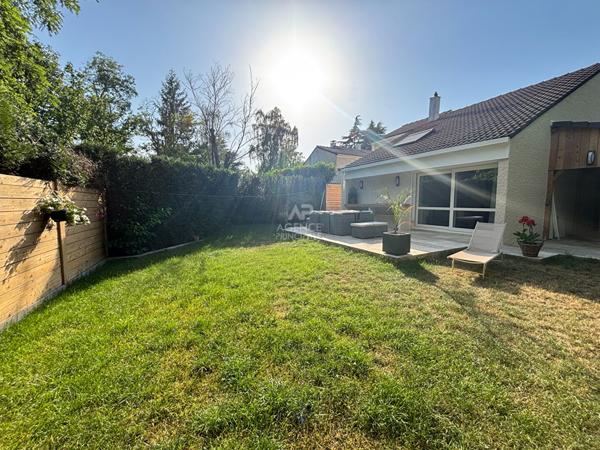 Maison Pontoise 440 000 € **  - Référence  11278
