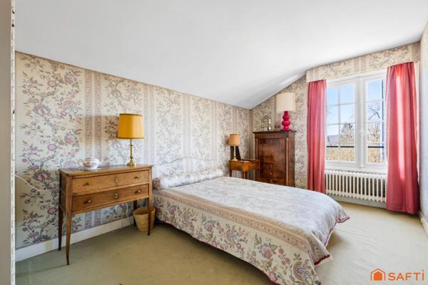 Maison familiale à réinventer dans un écrin de verdure