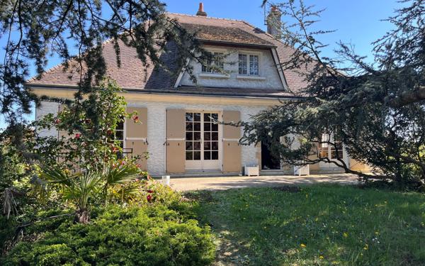 Maison à vendre    6 pièces • 178 m2 Saint-Denis-en-Val