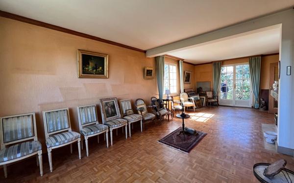 Maison à vendre    6 pièces • 178 m2 Saint-Denis-en-Val