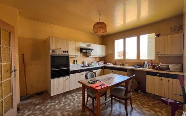 Maison à vendre    6 pièces • 178 m2 Saint-Denis-en-Val