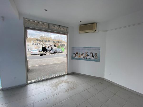 Location local commercial Castelnau-le-Lez - 111 m² - 1 020 €/mois