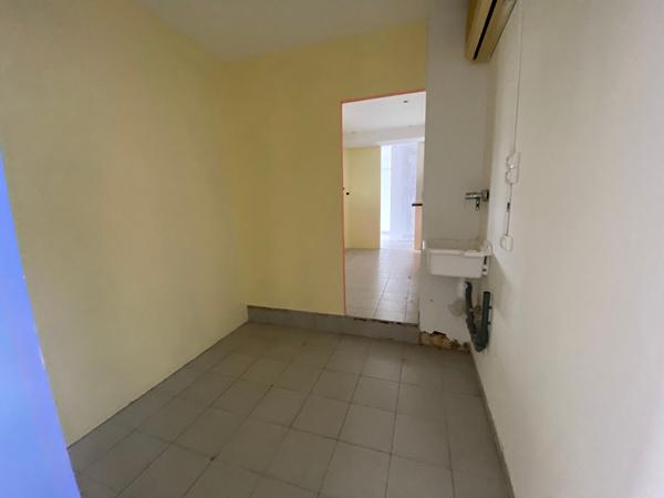 Location local commercial Castelnau-le-Lez - 111 m² - 1 020 €/mois