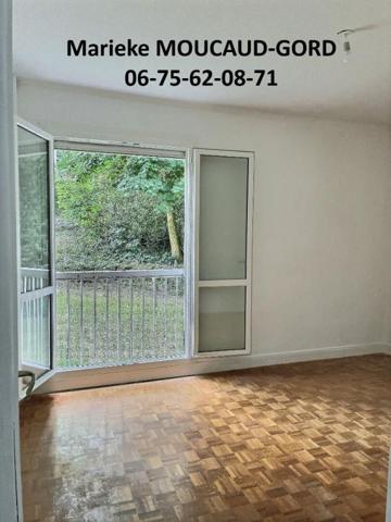 SAINT ETIENNE 42100 bel appartement de 104 m² 3 chambres et place de parking