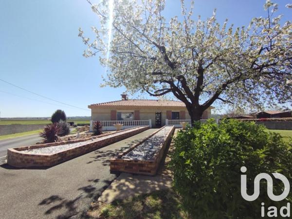 Maison 6 pièces de 195 m² à Bazoges-en-Pareds (85390)