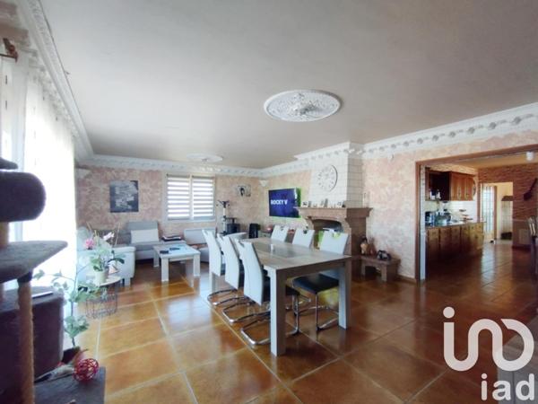 Maison 6 pièces de 195 m² à Bazoges-en-Pareds (85390)