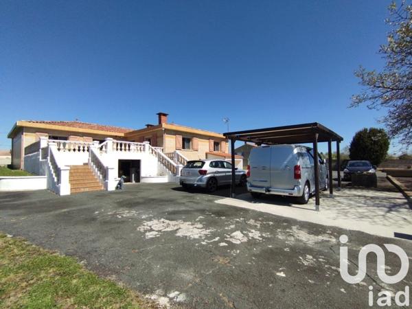 Maison 6 pièces de 195 m² à Bazoges-en-Pareds (85390)