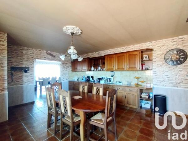 Maison 6 pièces de 195 m² à Bazoges-en-Pareds (85390)