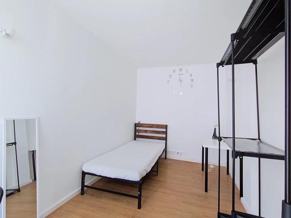 Location                                                      Chambre
                        
                     1 pièces                      58 m2                     à Valenton