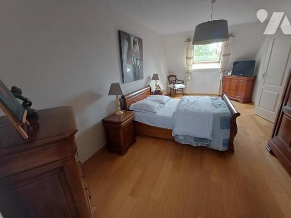 METROPOLE SUD : SUPERBE PAVILLON INDIVIDUEL de 143 m² sur SOUS-SOL complet, av chambre et SDB au RDC