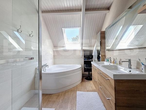 Santeny - Maison individuelle 163m2 - 4 chambres - Grand terrain