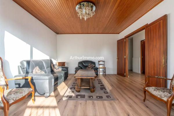 Vente                                                      Maison
                        
                     7 pièces                      177 m2                     à Sucy-en-Brie