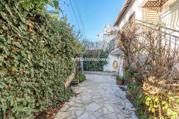 Vente                                                      Maison
                        
                     7 pièces                      177 m2                     à Sucy-en-Brie