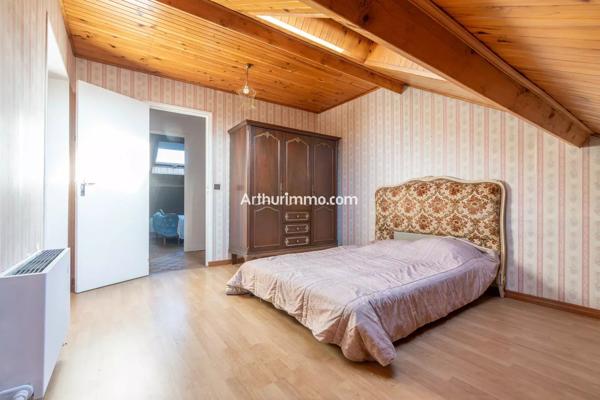 Vente                                                      Maison
                        
                     7 pièces                      177 m2                     à Sucy-en-Brie