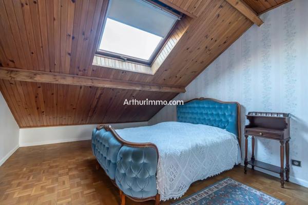 Vente                                                      Maison
                        
                     7 pièces                      177 m2                     à Sucy-en-Brie