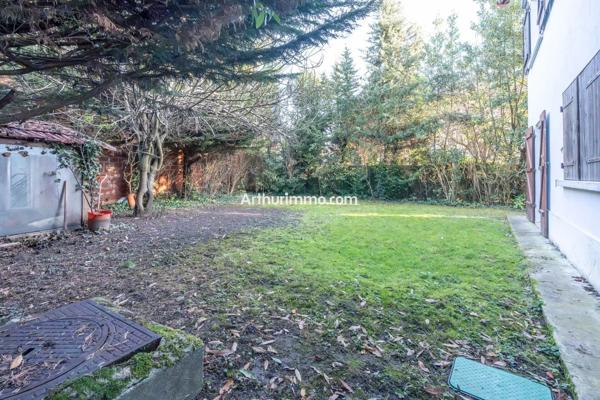 Vente                                                      Maison
                        
                     7 pièces                      177 m2                     à Sucy-en-Brie