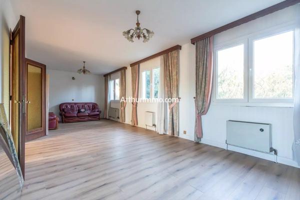 Vente                                                      Maison
                        
                     7 pièces                      177 m2                     à Sucy-en-Brie