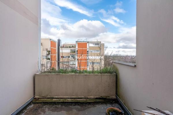 Vente                                                      Appartement
                        
                     5 pièces                      106 m2                     à Sucy-en-Brie
