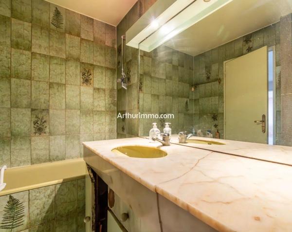 Vente                                                      Appartement
                        
                     5 pièces                      106 m2                     à Sucy-en-Brie
