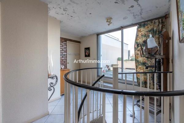 Vente                                                      Appartement
                        
                     5 pièces                      106 m2                     à Sucy-en-Brie