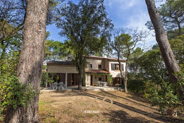 BOUC BEL AIR - MAISON - 178M² - TERRAIN 2 068M² - DOUBLE GARAGE - PISCINABLE - 830 000€