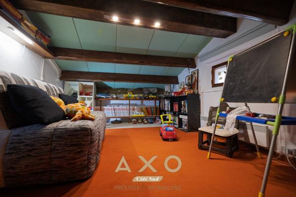 BOUC BEL AIR - MAISON - 178M² - TERRAIN 2 068M² - DOUBLE GARAGE - PISCINABLE - 830 000€