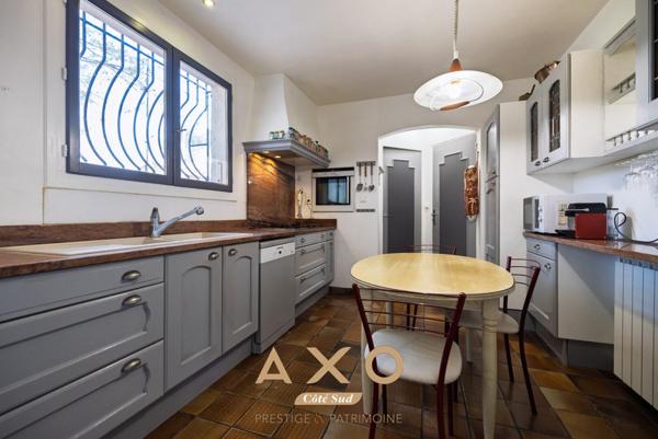 BOUC BEL AIR - MAISON - 178M² - TERRAIN 2 068M² - DOUBLE GARAGE - PISCINABLE - 830 000€