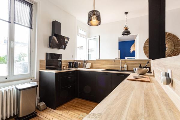 Appartement 87m2 Vieux port La Rochelle centre €727 500 ** - Référence FB703D